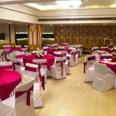 The Rajshahi Palace Hotel Indore Exterior photo